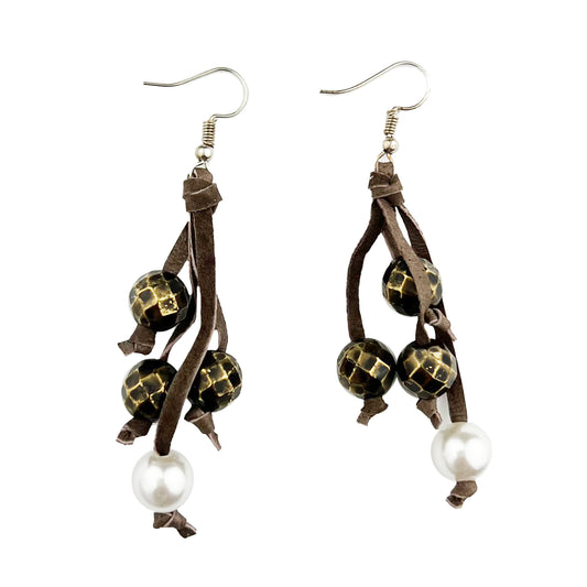 Leather Earrings with HM & Pearl