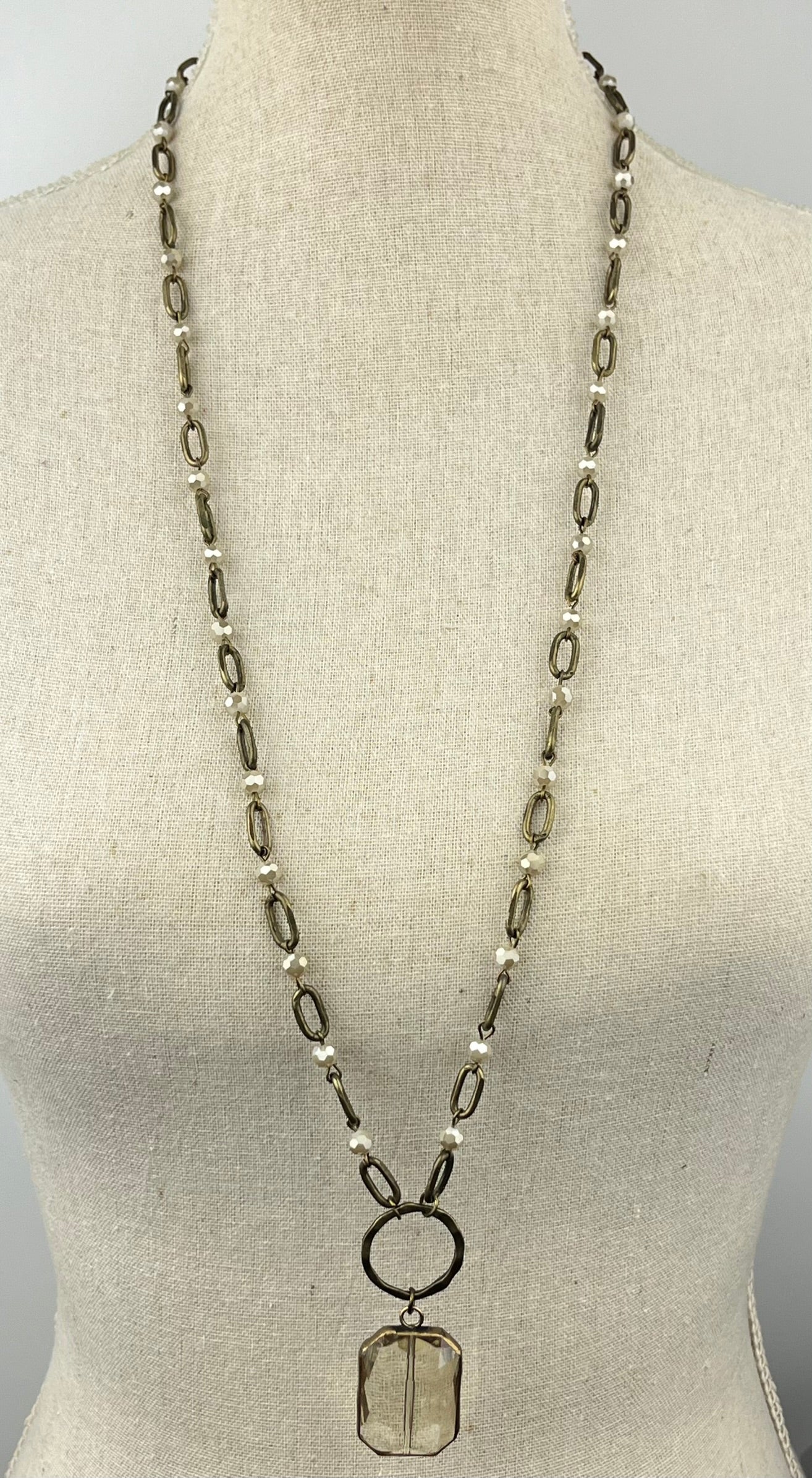 NE24414 Ivory and Chain Necklace