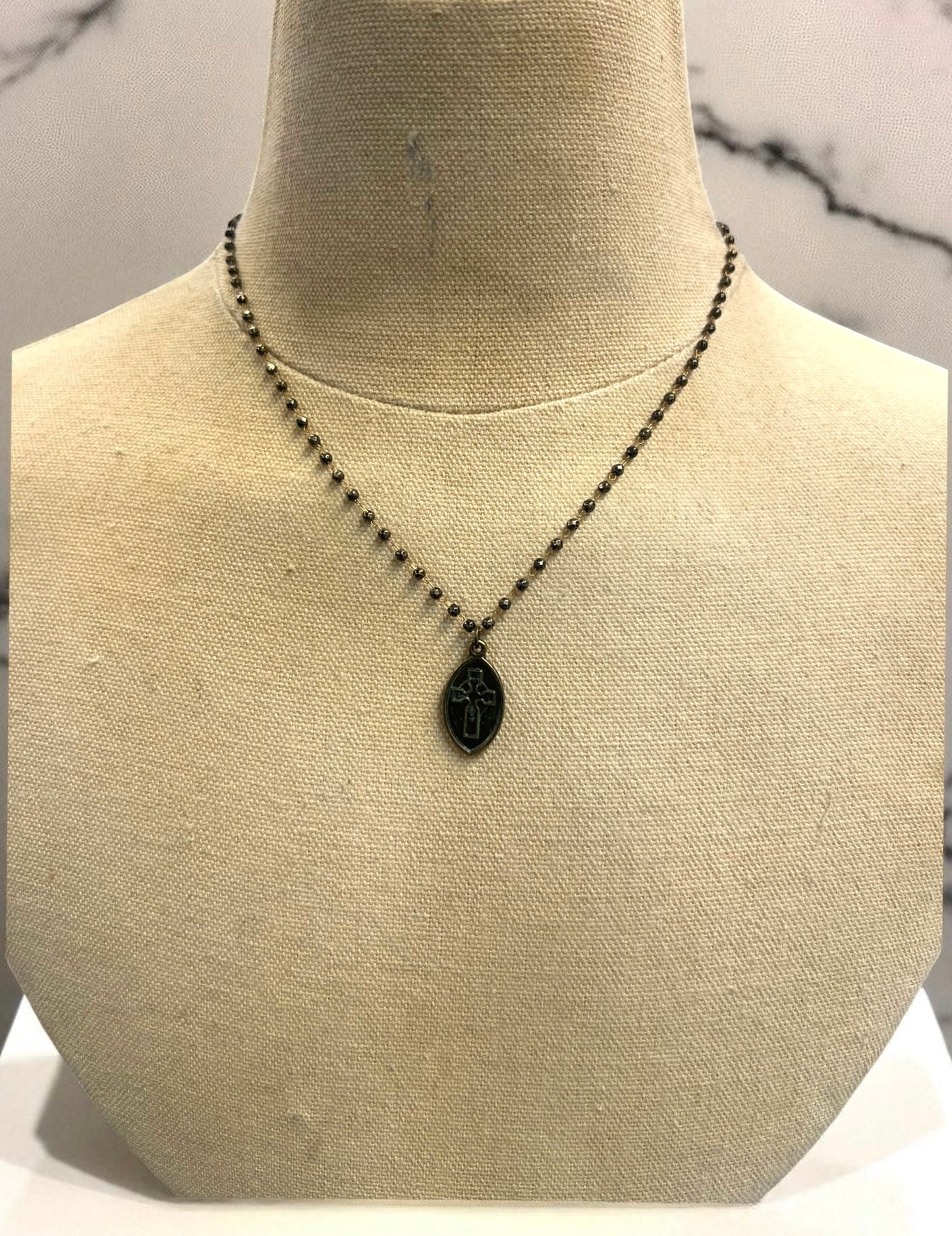 NE2738 pyrite choker necklace     (case of 3)